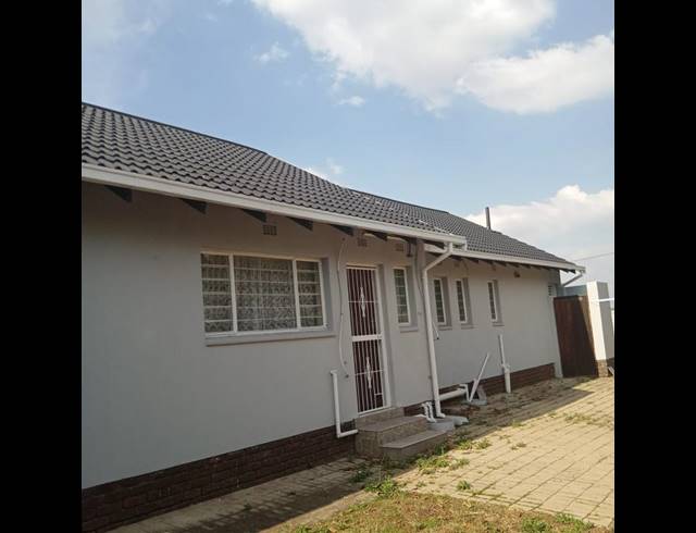 3 BEDROOM HOUSE FOR SALE IN FREEWAY PARK